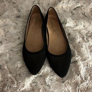 Women’s Vionic Posey flats, black, US size 8
